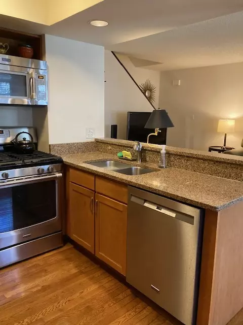 Deerfield, IL 60015,1154 INVERRARY LN #1154