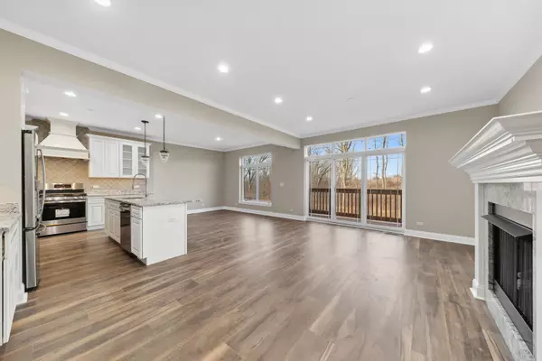 Wheeling, IL 60090,230 Violet LN