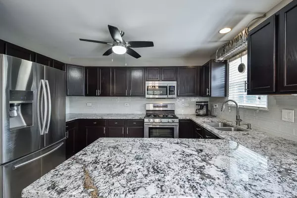 Oswego, IL 60543,412 Blue Ridge DR