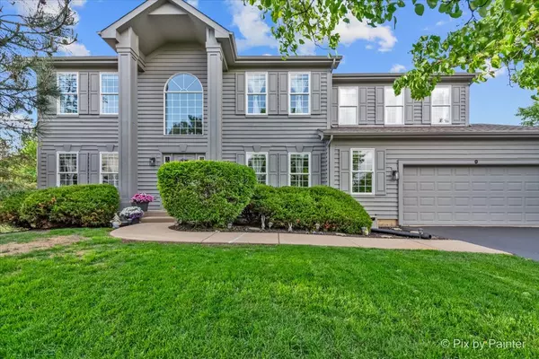 9 Laurel Valley CT, Lake In The Hills, IL 60156