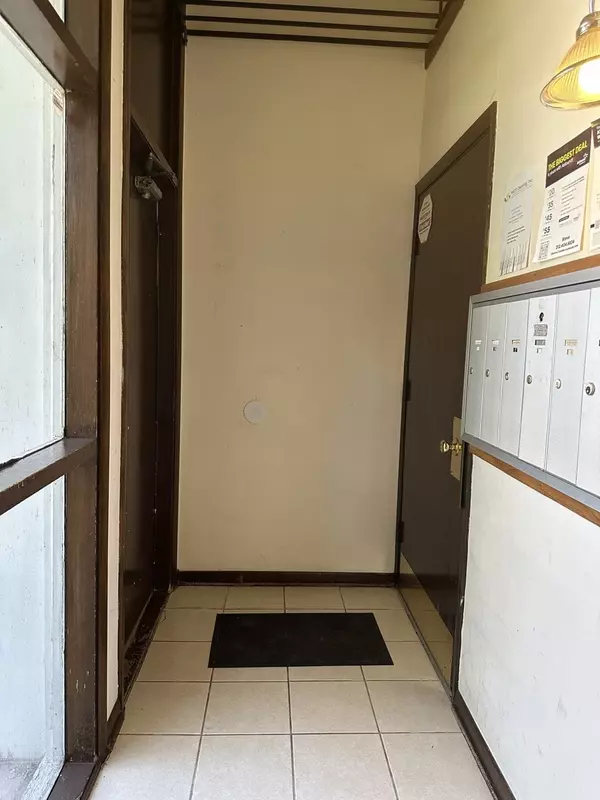 Alsip, IL 60803,12620 S Alpine DR #8