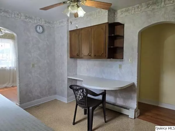 Augusta, IL 62311,301 North ST