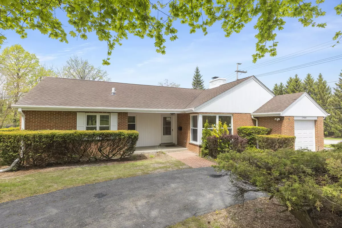 Highland Park, IL 60035,1984 Sunset RD