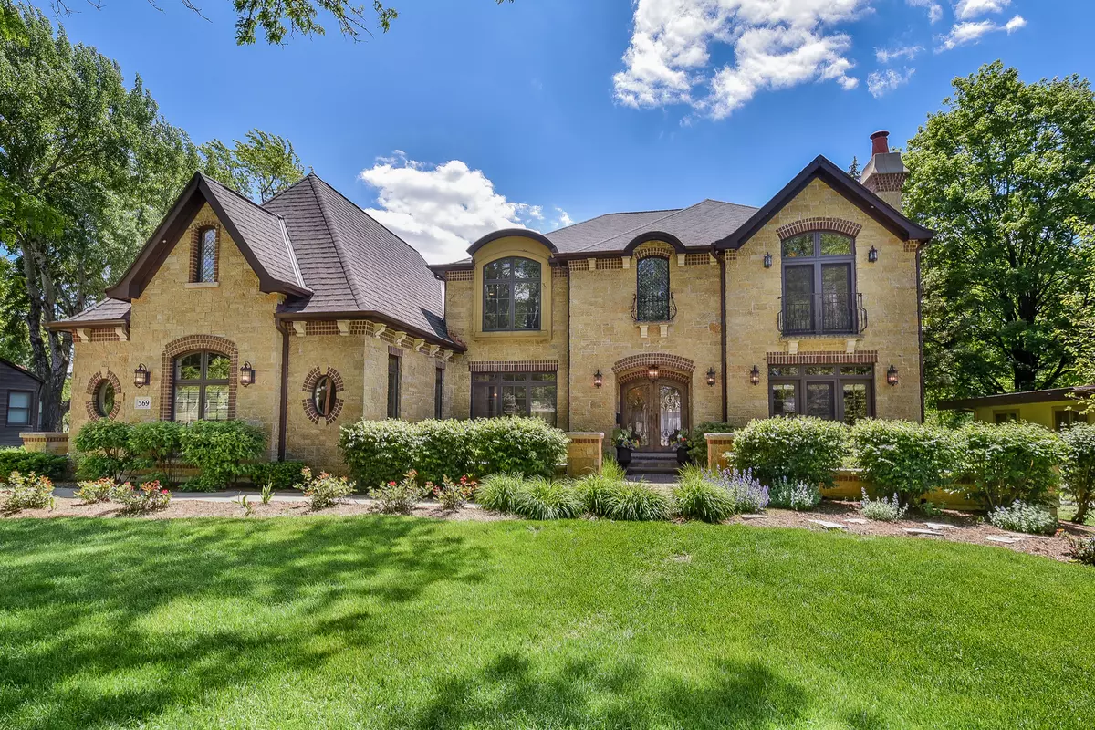 Glen Ellyn, IL 60137,569 FAIRVIEW AVE