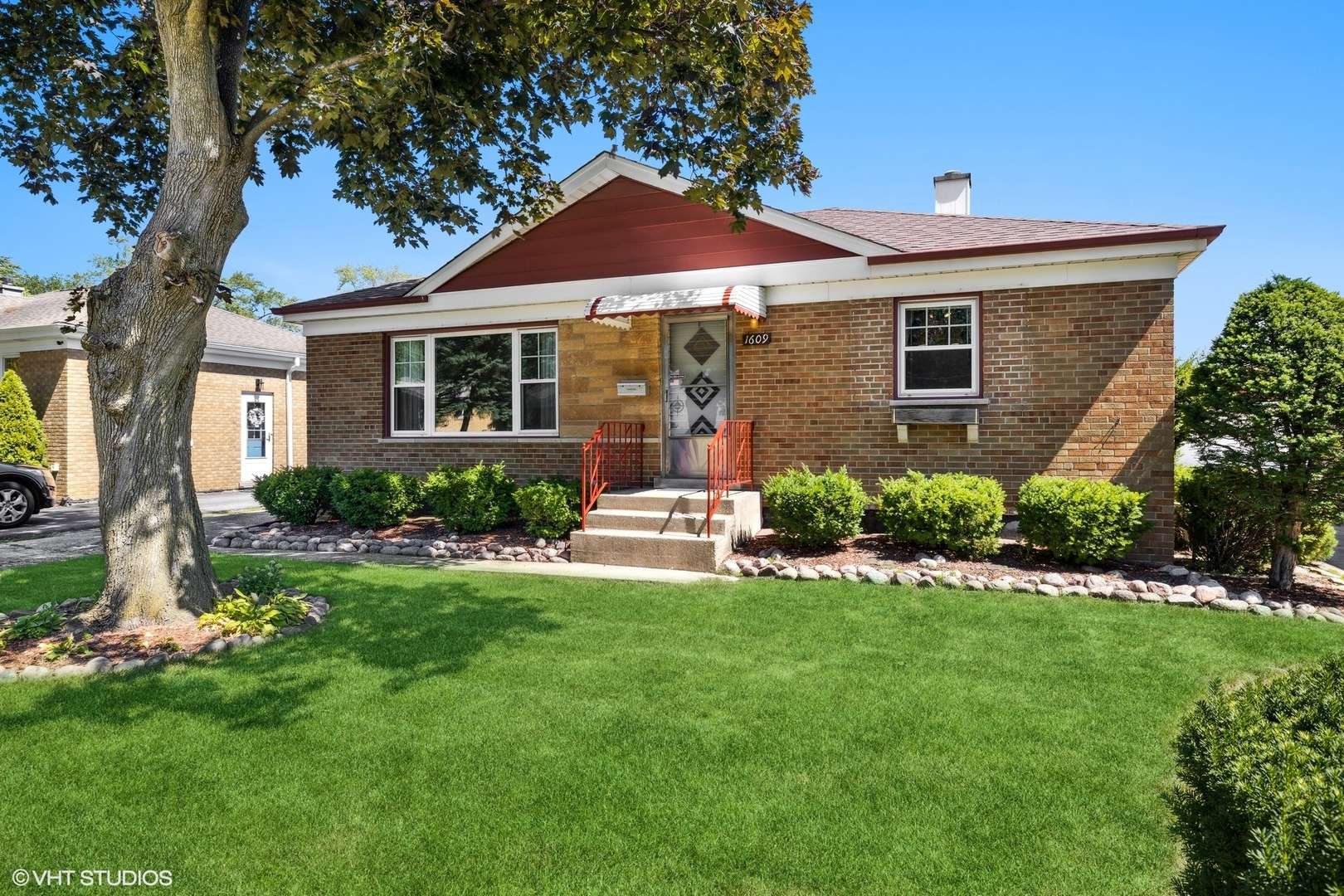 1609 Boeger AVE, Westchester, IL 60154