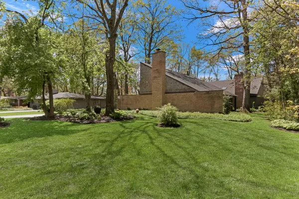 57 Cumberland DR, Lincolnshire, IL 60069