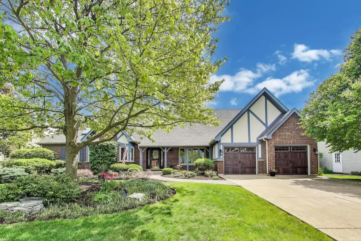 Wheaton, IL 60189,2041 Chatham DR