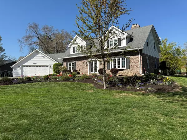 10S191 Alan RD, Naperville, IL 60564