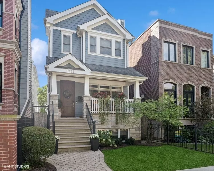 1931 W Barry AVE, Chicago, IL 60657