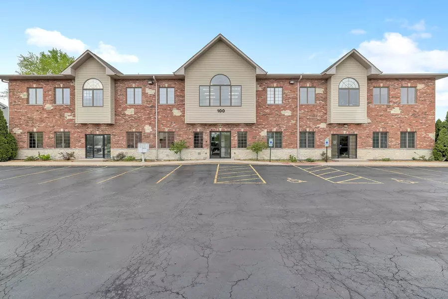 100 Batson CT #204, New Lenox, IL 60451