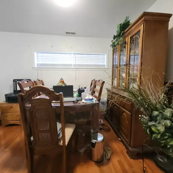 Hickory Hills, IL 60457,7826 W 98th PL