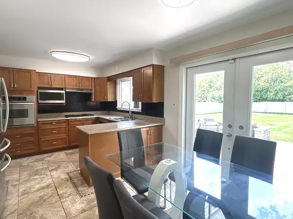 Flossmoor, IL 60422,1402 Berry LN