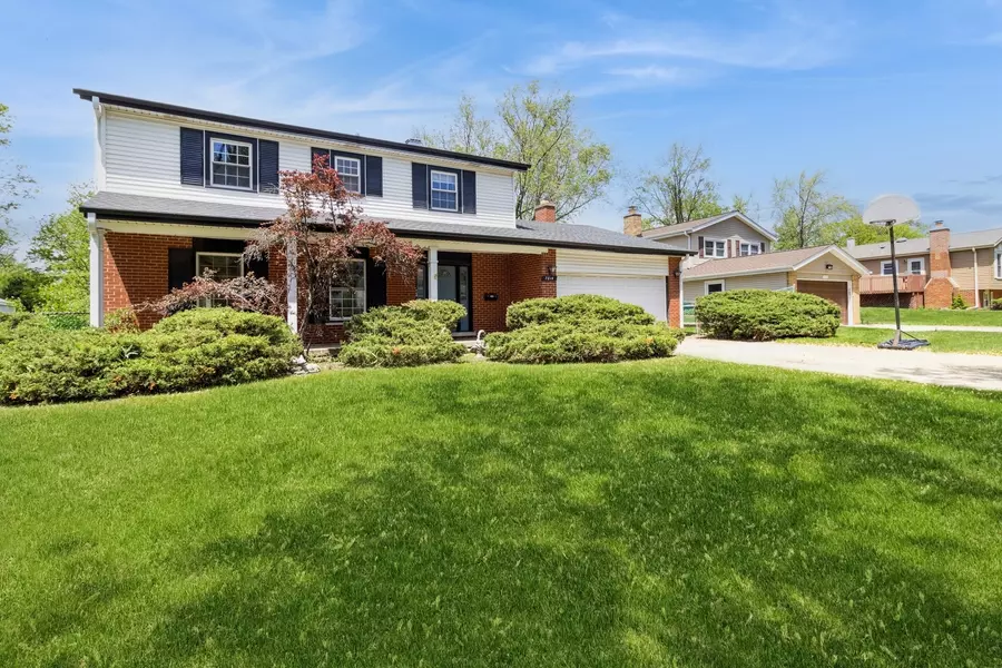 7014 Sierra DR, Darien, IL 60561