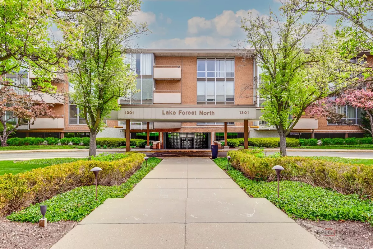 Lake Forest, IL 60045,1301 N Western AVE #229