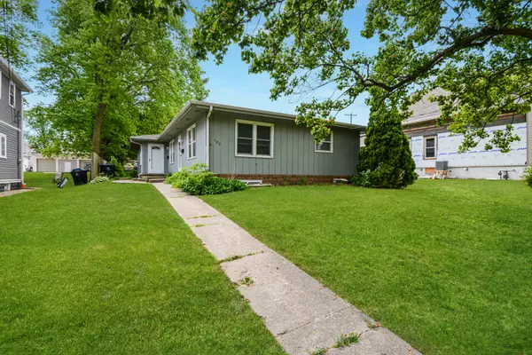 107 E Division ST, Bloomington, IL 61701