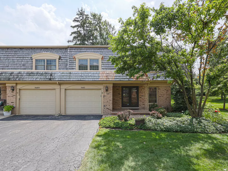 19W113 Avenue Normandy South, Oak Brook, IL 60523
