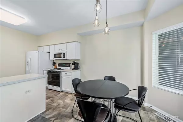 Elgin, IL 60123,1055 Delta DR #1055