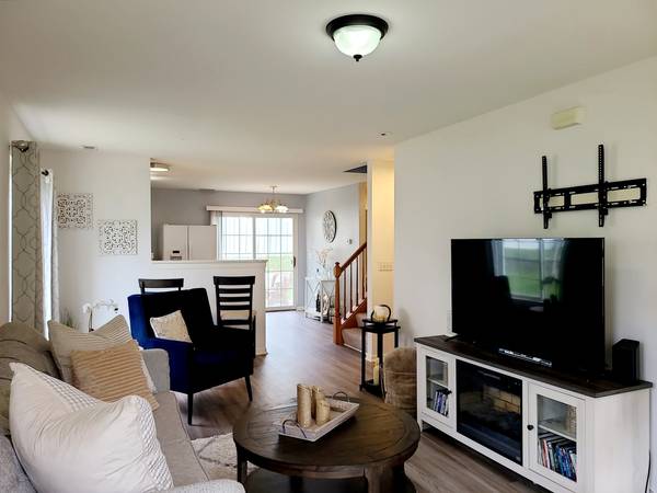 Romeoville, IL 60446,210 W Savannah DR