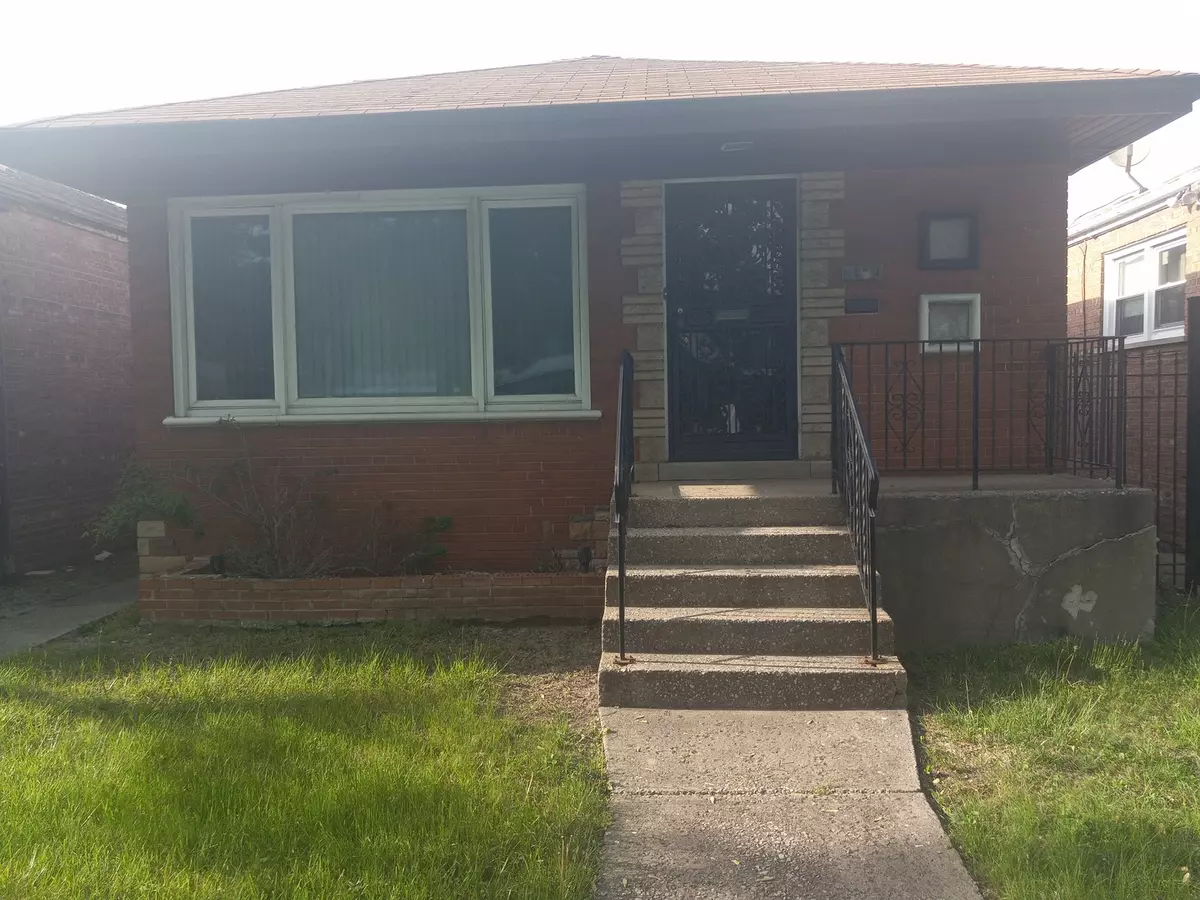 Chicago, IL 60617,2320 E 103rd ST