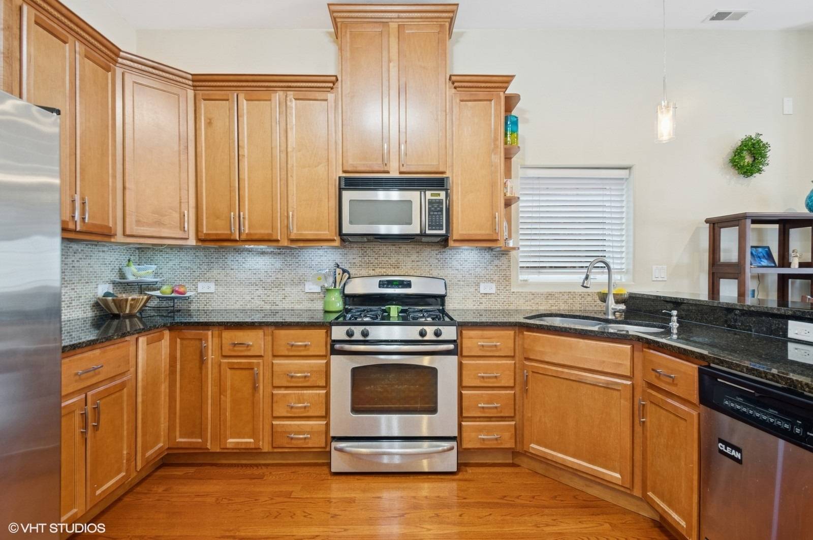 Chicago, IL 60618,3709 N Elston AVE #2