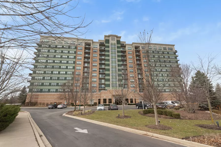 6420 Double Eagle DR #512, Woodridge, IL 60517