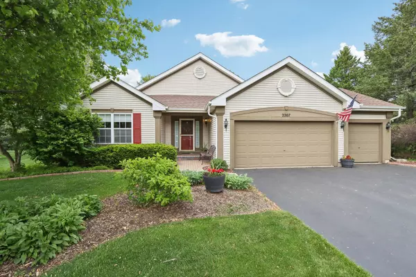 2207 Olde Mill LN, Mchenry, IL 60050