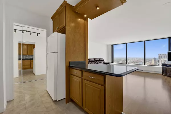 Chicago, IL 60640,5455 N Sheridan RD #3611