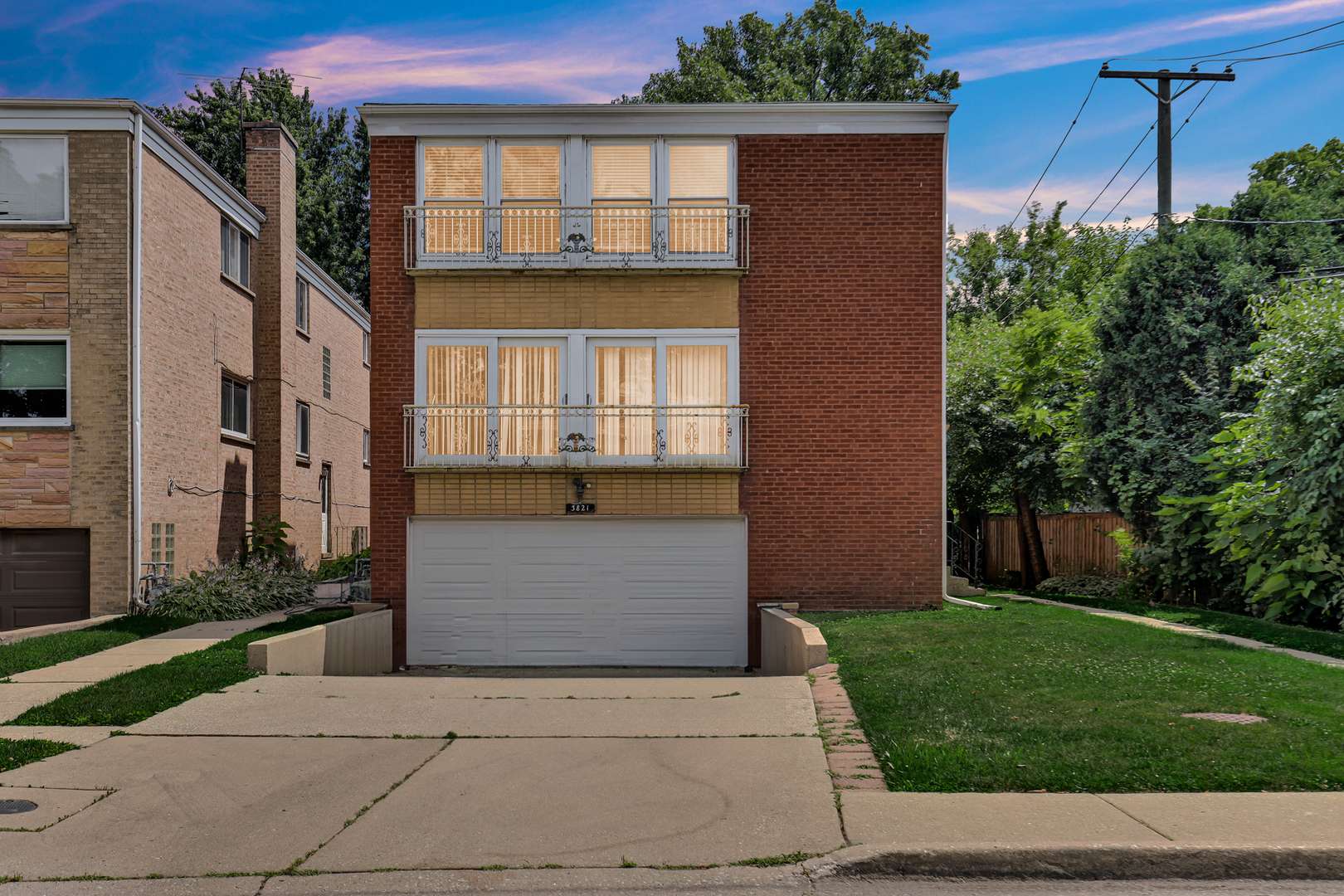 Lincolnwood, IL 60712,3821 W MORSE AVE #2
