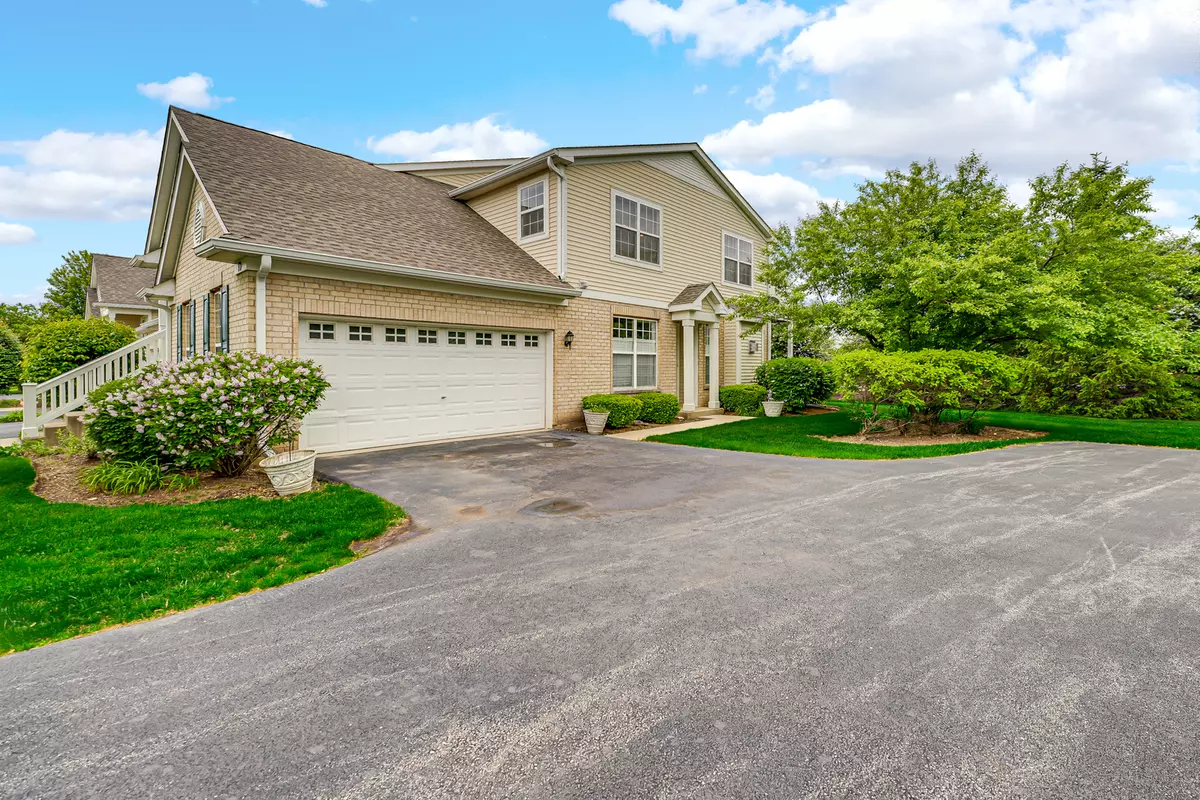 Algonquin, IL 60102,10 Millbrook CT