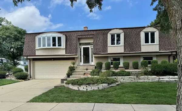 Buffalo Grove, IL 60089,416 Trinity CT