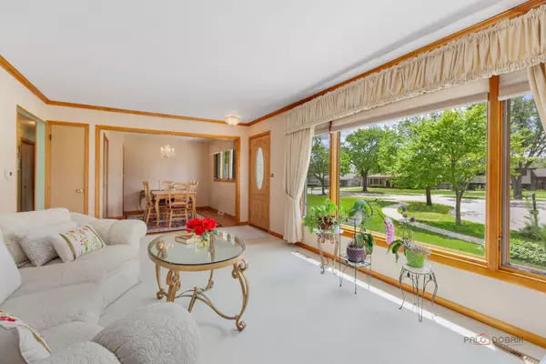 Schaumburg, IL 60193,617 Trent LN