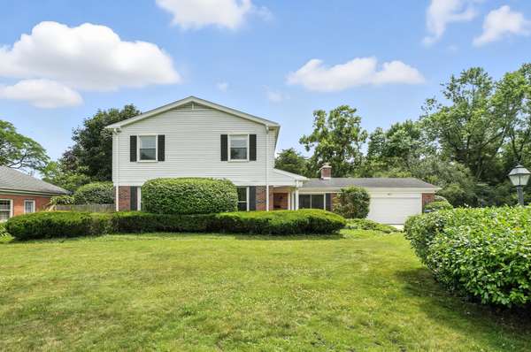 45 Revere CT, Deerfield, IL 60015