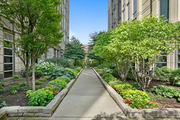 Chicago, IL 60654,700 N Larrabee ST #1908