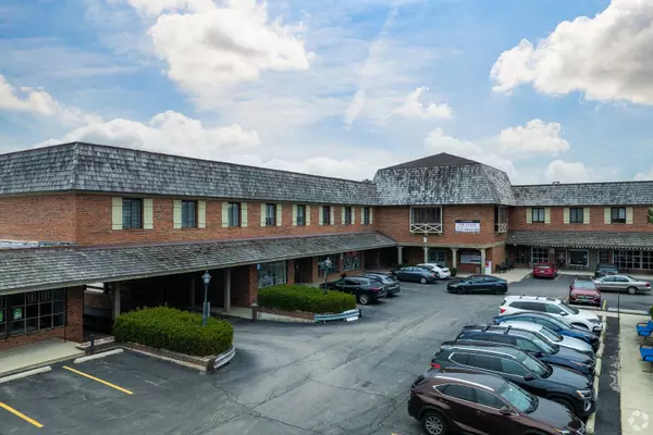 106 Barrington Commons CT, Barrington, IL 60010