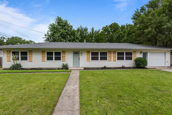 1802 Meadow DR, Champaign, IL 61821