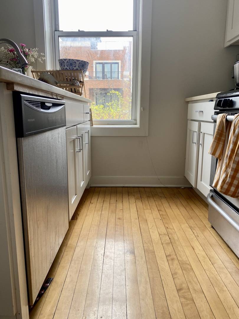 Chicago, IL 60614,1037 W Diversey Pkwy #2