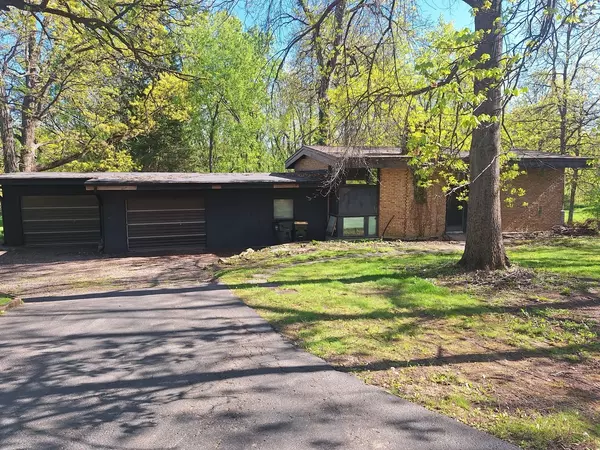 Schaumburg, IL 60195,2065 Hickory LN