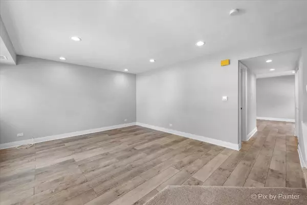 Palatine, IL 60074,1247 E CANTERBURY TRL #63