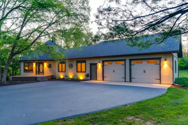 Mchenry, IL 60051,4308 Miller Oaks DR