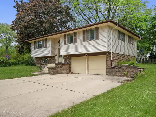 Schaumburg, IL 60193,1334 Somerset LN