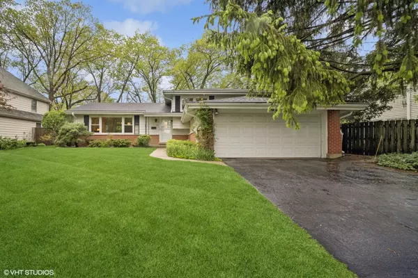 Lake Bluff, IL 60044,660 Lincoln AVE