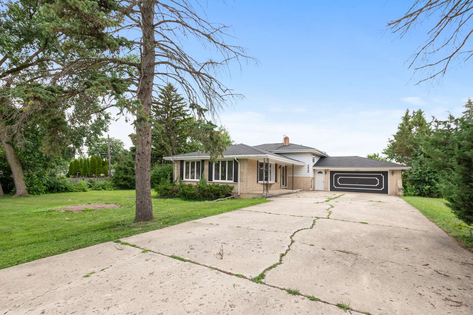 Westmont, IL 60559,3928 N Cass AVE