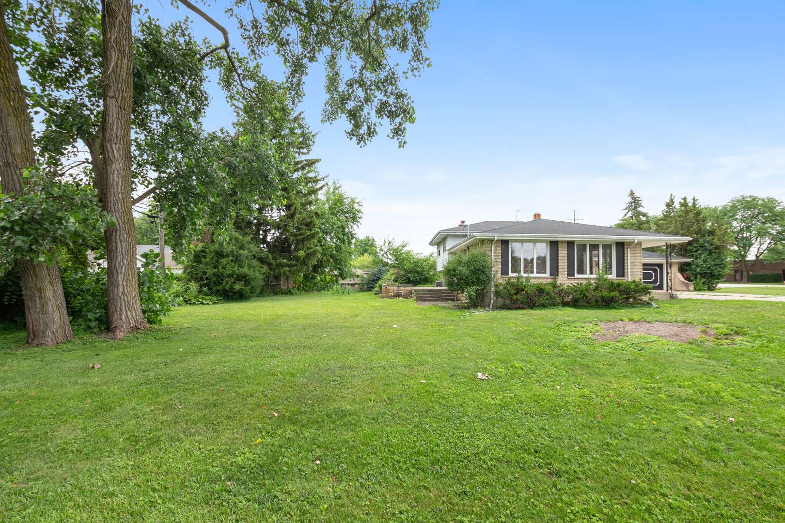 Westmont, IL 60559,3928 N Cass AVE