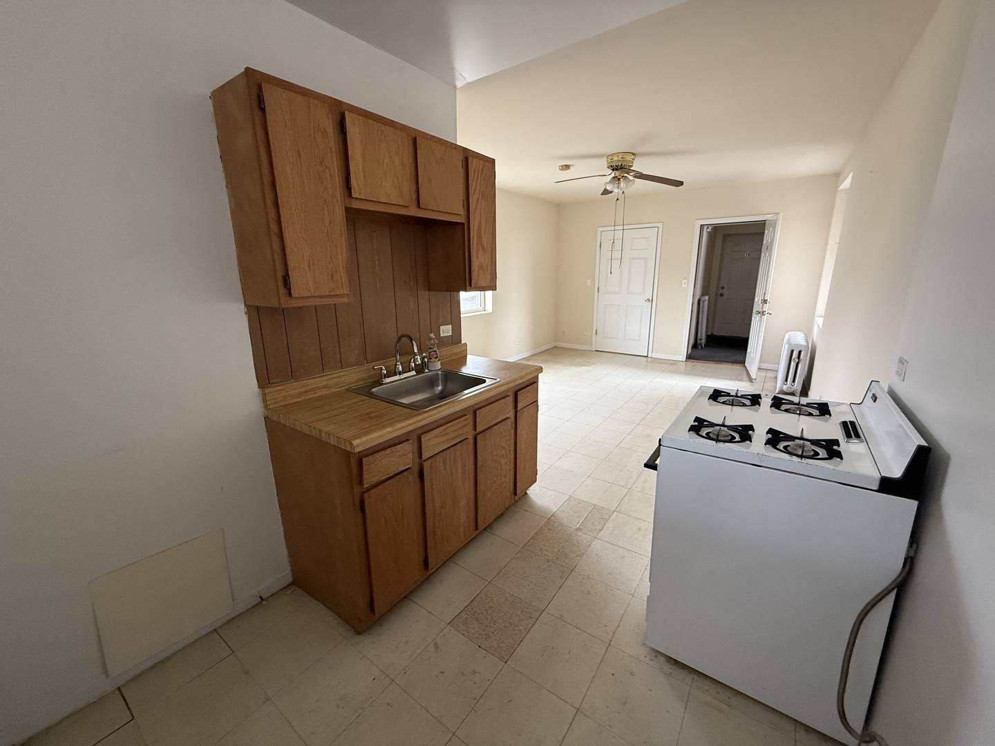 Cicero, IL 60804,5011 W Cermak RD #19
