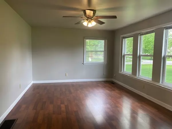 Granville, IL 61326,206 E Front ST