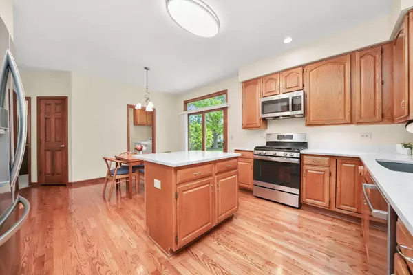 Crystal Lake, IL 60014,1644 LILAC DR