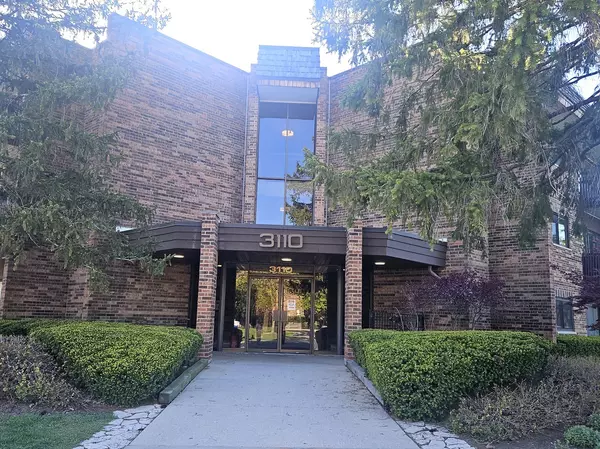3110 Pheasant Creek DR #304, Northbrook, IL 60062