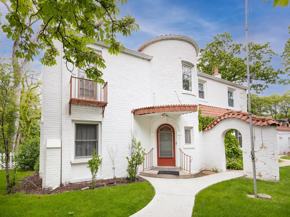 Chicago, IL 60646,5803 N Kolmar AVE