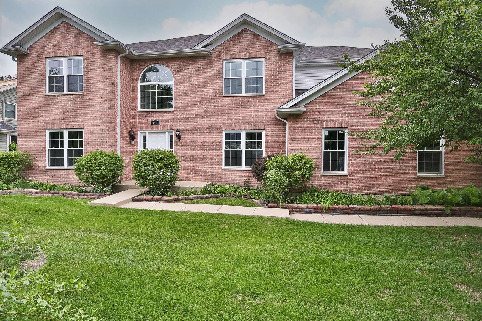 1321 Ivy LN, Algonquin, IL 60102