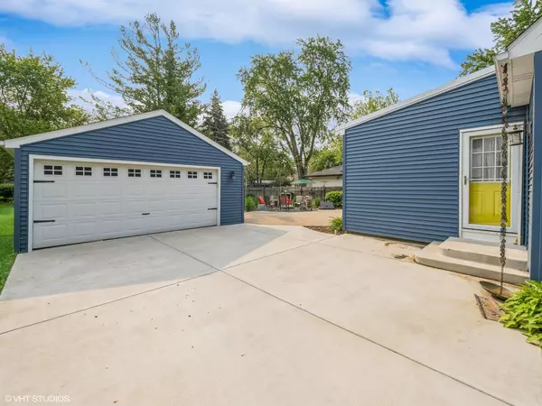 Palatine, IL 60067,149 S HICKORY ST